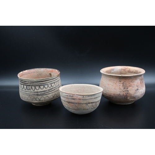 289 - 3 bowls from the Indus Valley period. The diameters of the bowls are 10cm, 9.5cm, and 9cm.