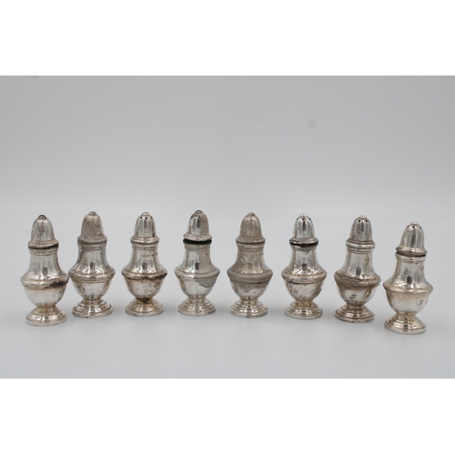 307 - Mixed lot: 4 sets of mini salt and pepper shakers made of silver in Birmingham in 1964. Total weight... 