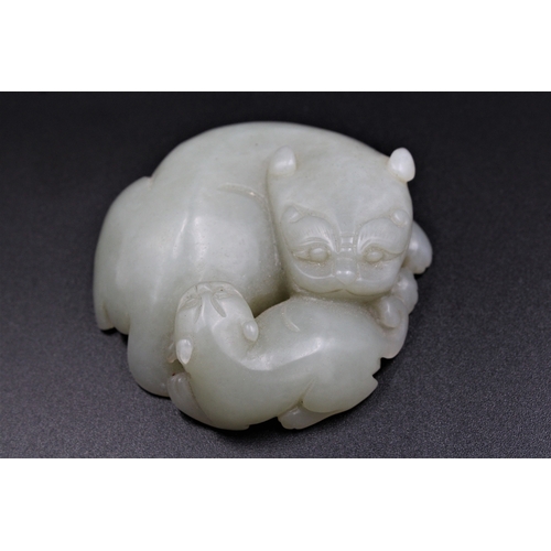 36 - An exquisite Chinese jade sculpture, dating to the esteemed Qing Dynasty (18th or 19th century), cap... 