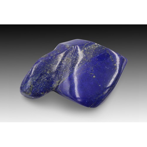 115 - An Afghan Polished Lapis Lazuli Decorative Piece from the 20th Century.

Length: Approximately 9.5cm... 