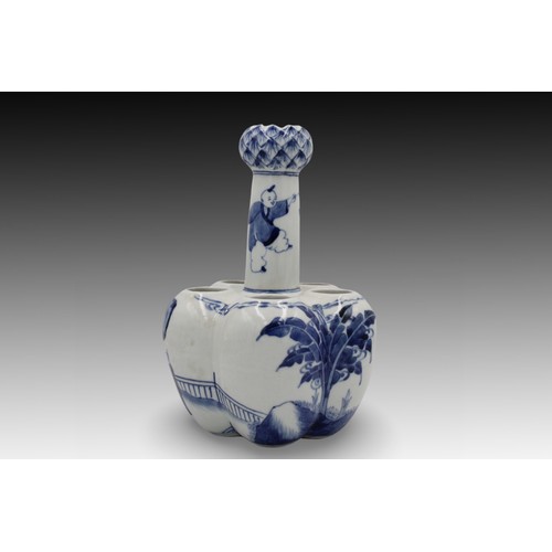 189 - A Vintage Chinese Blue & White Porcelain Crocus Nanking Pottery Vase.

Height: Approximately 23.4cm ... 