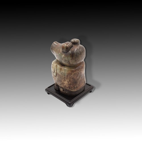 223 - A Chinese Jade Bird from 200AD in the Han Dynasty with a Modern Stand

Provenance:

Originally part ... 