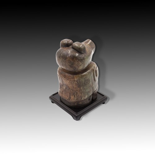 223 - A Chinese Jade Bird from 200AD in the Han Dynasty with a Modern Stand

Provenance:

Originally part ... 