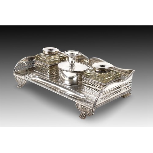 404 - A Silver Plated Inkwell

Weight: 941g
Length: Approximately 30cm
Height: Approximately 16cm