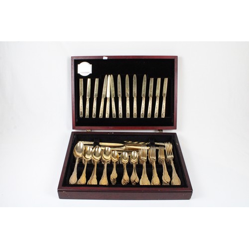 420 - A Set of French Continental Silver Cutlery 

Weight: 5688g
6 Large Spoons
24 Medium Sized Spoons
24 ... 