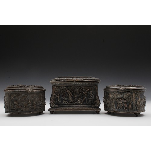 460 - A Lot of 3 Victorian Silver Plated Boxes

H of Box: Approximately 10.5
L of Box: Approximately 16cm
... 