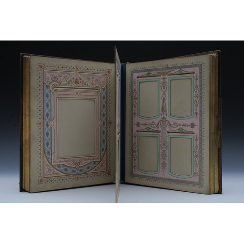 462 - A European Album Book from the 19th Century.

H: Approximately 31cm
L: Approximately 25.5cm
W: Appro... 