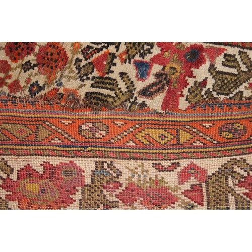 139 - A Persian Shiraz Runner Rug from the 19th Century.

L: Approximately 433cm
W: Approximately 105cm