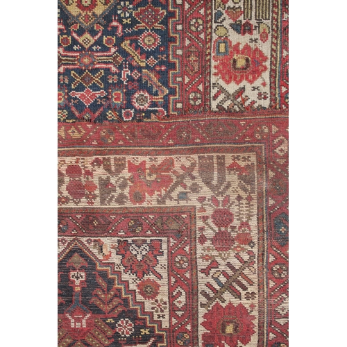 139 - A Persian Shiraz Runner Rug from the 19th Century.

L: Approximately 433cm
W: Approximately 105cm