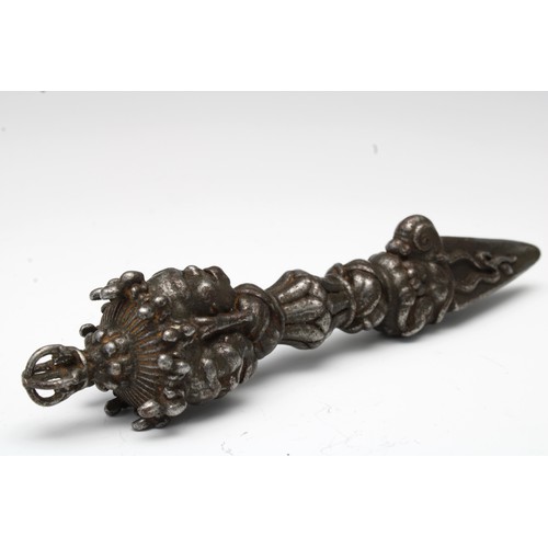 181 - A Tibetan Iron Vajra with 3 Faces Possibly from the 19th Century.

L: Approximately 15cm