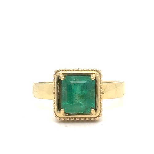 439 - An Emerald Ring in Yellow Gold.

Emerald Weight: Approximately 2.35ct
Stamped 750 
Ring Size: U / US... 