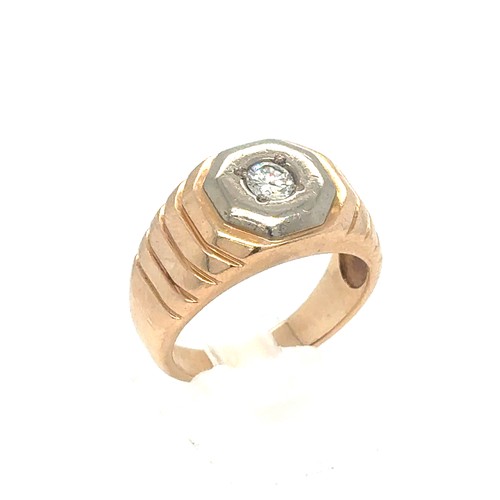 443 - A 14K Rose Gold Ring 

Diamond Weight: Approximately 3ct
10.7g