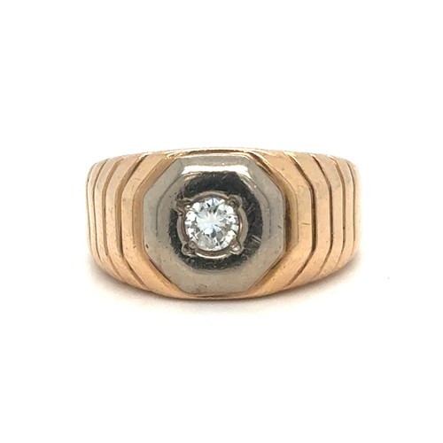 443 - A 14K Rose Gold Ring 

Diamond Weight: Approximately 3ct
10.7g