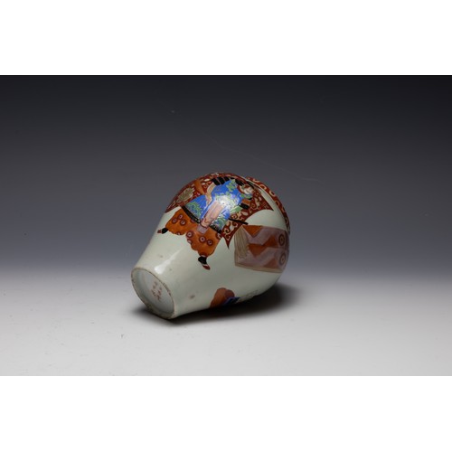 392 - A Japanese Porcelain Vase from the 19th Century with Six Figure Character Marks on the Base.

H: App... 