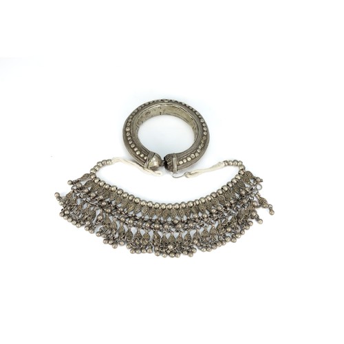 452 - A Lot of Tribal Yemeni Jewellery.

1 White Metal Necklace - 155g
1 White Metal Bracelet - 85g