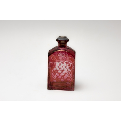 63 - An Antique Bohemian Ruby Red Glass Flask from the 19th Century.

H: Approximately 14cm