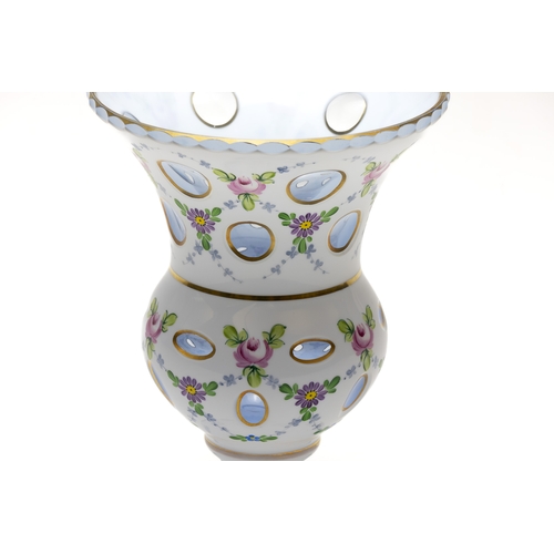 95 - A Vintage Bohemian White Vase Depicting Floral Patterns from the 19th Century.

H:Approximately 20cm