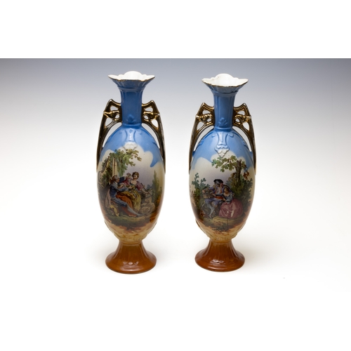 99 - A Pair of Victorian Porcelain Vases from the 19th Century.

H: Approximately 36cm