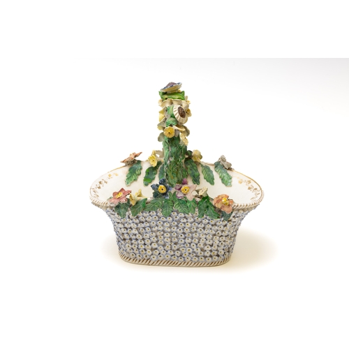 111 - A Vintage English Porcelain Basket from the 19th Century.

Approximately 23x22cm