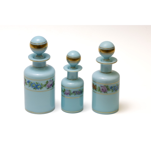 112 - A Lot of 3 Antique Bohemian Opaline Perfume Bottles from the 19th Century.

H: Approximately 15-18.5... 