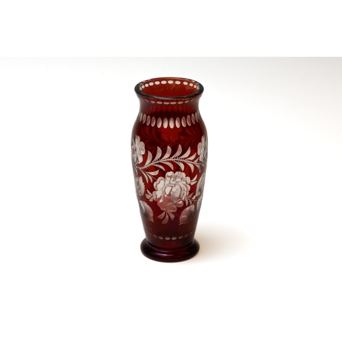 113 - An Antique Bohemian Red Glass Vase from the 19th Century.

H: Approximately 20cm