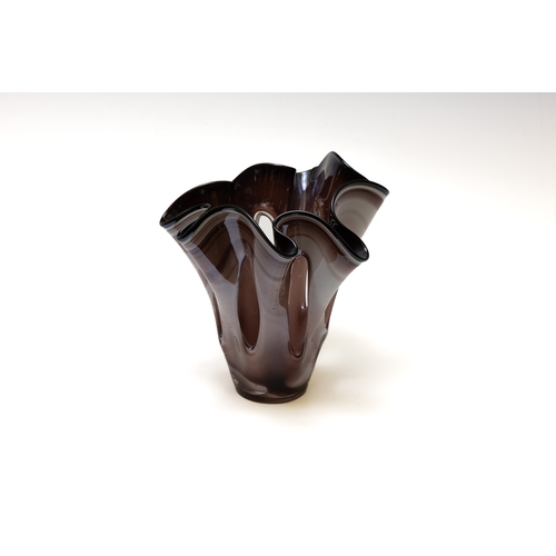 123 - A Vintage Murano Brown Glass Vase from the 20th Century.

H: Approximately 20.5cm