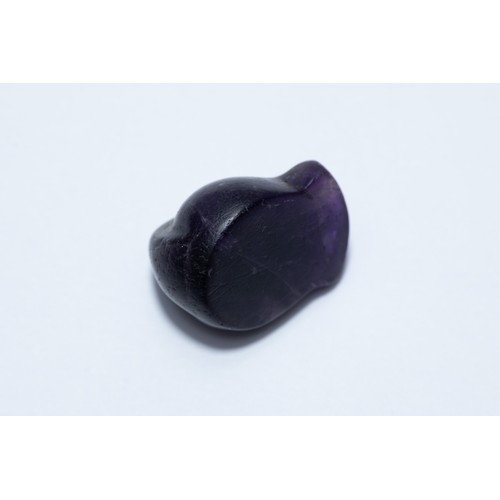 240 - A Roman or Sumerian Amethyst Stone of an Anthropomorphic Duck.

H: Approximately 2.4cm