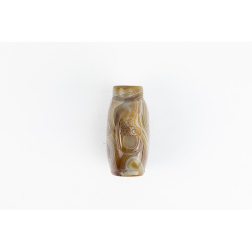 91 - A Chinese Agate Snuff Bottle.

H: Approximately 6cm