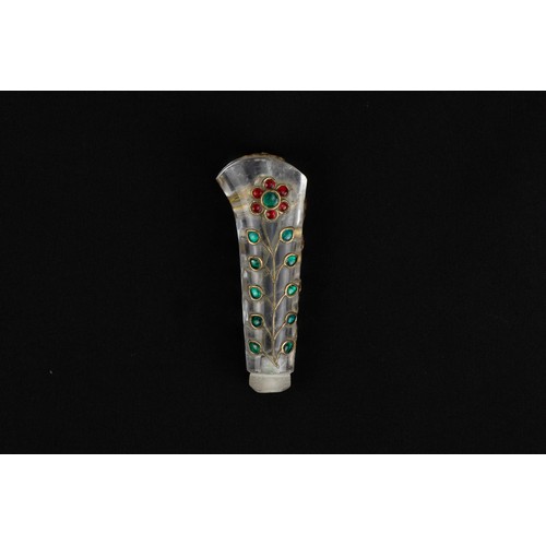 120 - An Indian Mughal Style Crystal Dagger Handle Decorated with Floral Patterns.

H: Approximately 7.5cm