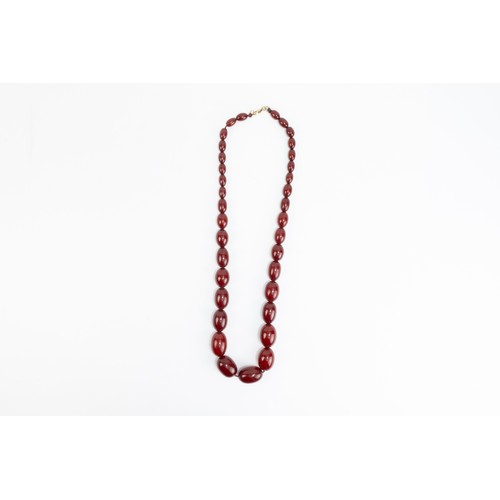 40 - A Graduated Cherry Amber Beads Necklace.

68g