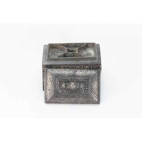 195 - An Islamic Indian Bidriwear Inkwell from the 18-19th Century.

H: Approximately 10cm
L: Approximatel... 