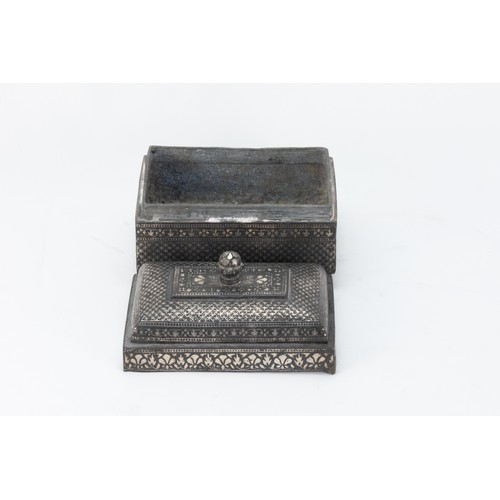 195 - An Islamic Indian Bidriwear Inkwell from the 18-19th Century.

H: Approximately 10cm
L: Approximatel... 