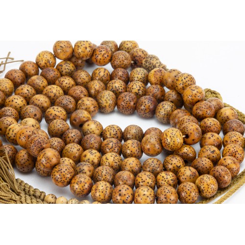 259 - **NO RESERVE**

A Tibetan Buddhist Sandal Wood Mala Prayer Beads from the 19th Century.

L: Approxim... 