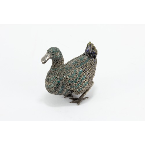 94 - A Chinese Silver & Enamel Figure of a Bird from the 19th Century.

H: Approximately 7.8cm
106g