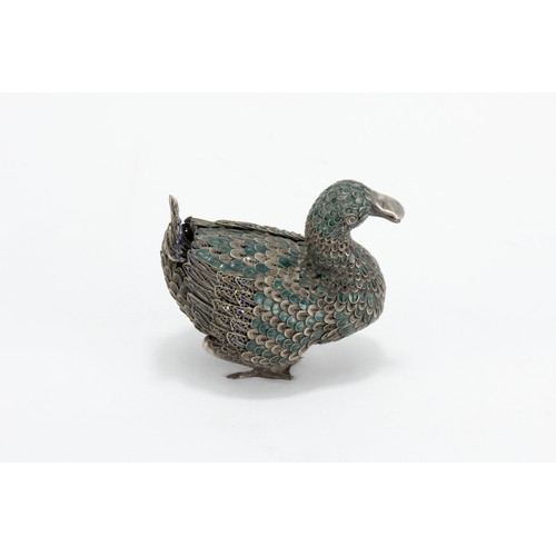 94 - A Chinese Silver & Enamel Figure of a Bird from the 19th Century.

H: Approximately 7.8cm
106g