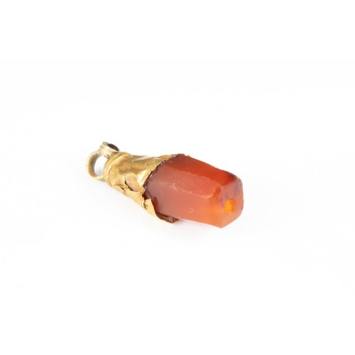 327 - A Western Asiatic Gold Pendant with Carnelian & Garnet Circa 1st Millennium B.C. - 1st Millennium A.... 