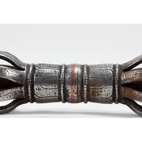 52 - A Tibetan Buddhist Iron Vajra with Copper Inlay from the 19th Century. 

L: Approximately 16.2cm

Pr... 