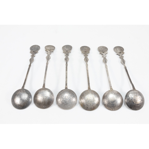 112 - A Set of 6 Chinese White Metal Spoons with Character Marks to the Base.

L: Approximately 14.7cm