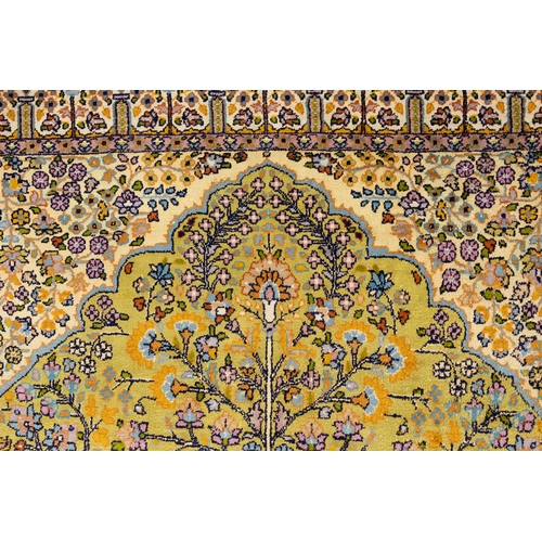 77 - A Persian Qum Hand-knotted Silk Rug from the 19th Century with a Floral Patterned Design.

Approxima... 