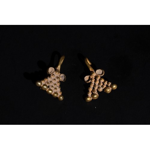 239 - A Pair of Bactrian Gold Earrings, Circa 1st Millennium B.C.

3.15g

Private Collector from United Ki... 