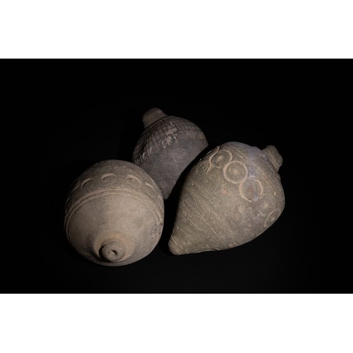 261 - A Lot of 3 Medieval Terracotta Containers Probably Used as Hand Grenades.

H: Approximately 11cm, 14... 