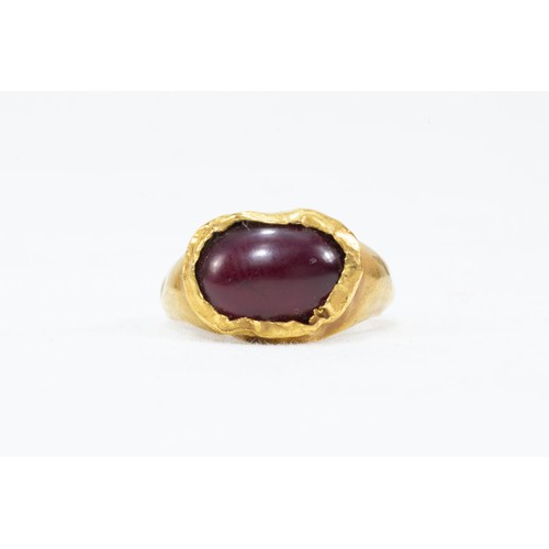 69 - A Roman Gold Ring with a Garnet Stone from 625 BC- 476 AD.

Approximately 3g

Private Collection fro... 