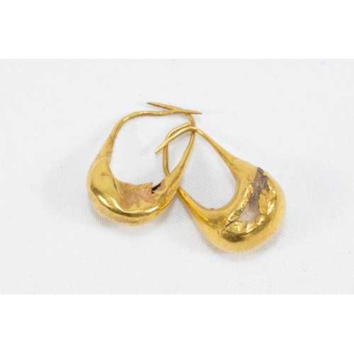 70 - A Pair of Roman Gold Earrings from 625 BC- 476 AD.

Approximately 1.7g

Private Collection from Lond... 