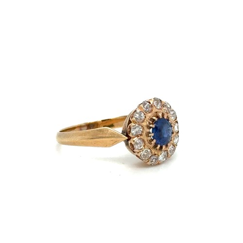 114 - A Continental Natural Sapphire & Diamond Ring Set on 18 Carat Gold Early 20th Century. 

3.9g