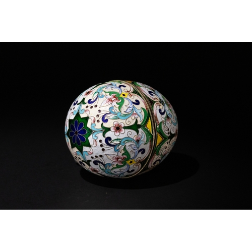 12 - A Russian 84 Standard Silver & Cloisonné Enamel Egg.

H: Approximately 10cm
210g