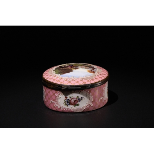 16 - An English Staffordshire Enamel Bonbonniere or Snuffbox, Mid 18th Century.

Diameter: Approximately ... 