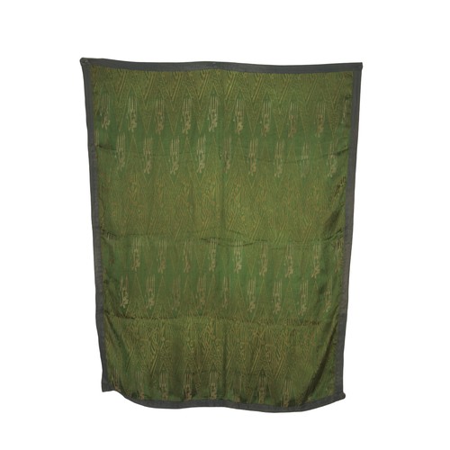 323 - An Islamic Ottoman Green Silk Kiswa Decorated with Islamic Calligraphy. 

Approximately 118 x 90cm

... 