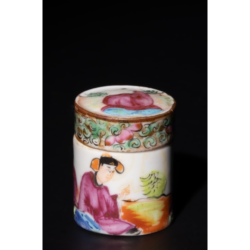 320 - **NO RESERVE**

A Chinese Porcelain Rose-Decorated Cylindrical Lidded Box.

This porcelain lidded bo... 