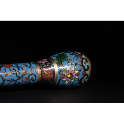 80 - A Chinese Cloisonné Enamel Cylindrical Brush Holder, 19th Century.

A Chinese Cloisonné enamel brush... 