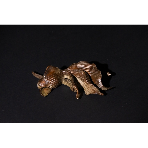 181 - A Japanese Bronze Goldfish Sculpture with a Mark to the Base.

A Japanese bronze figure of a goldfis... 